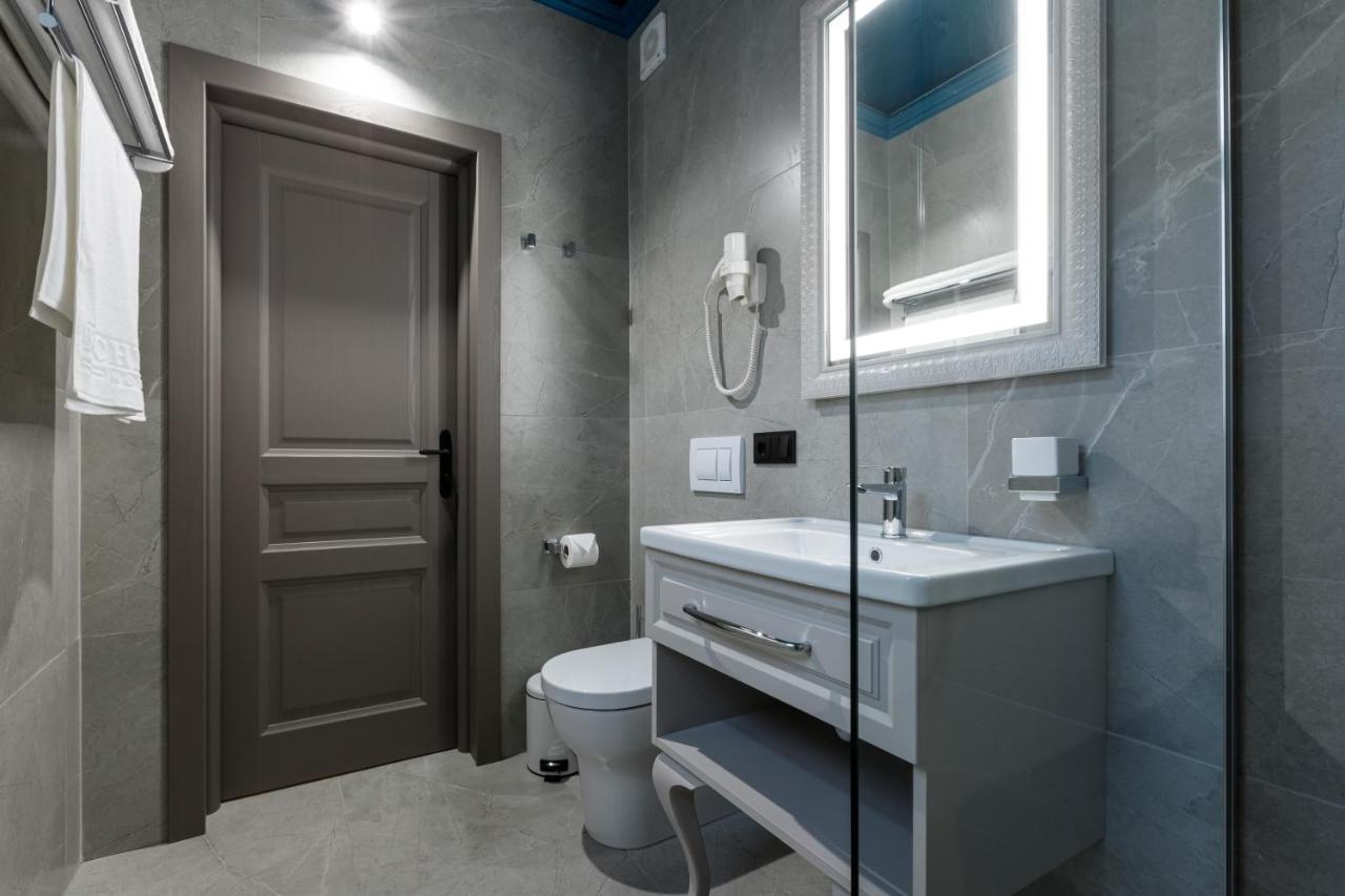 Richmond Hotel Chisinau Bagian luar foto