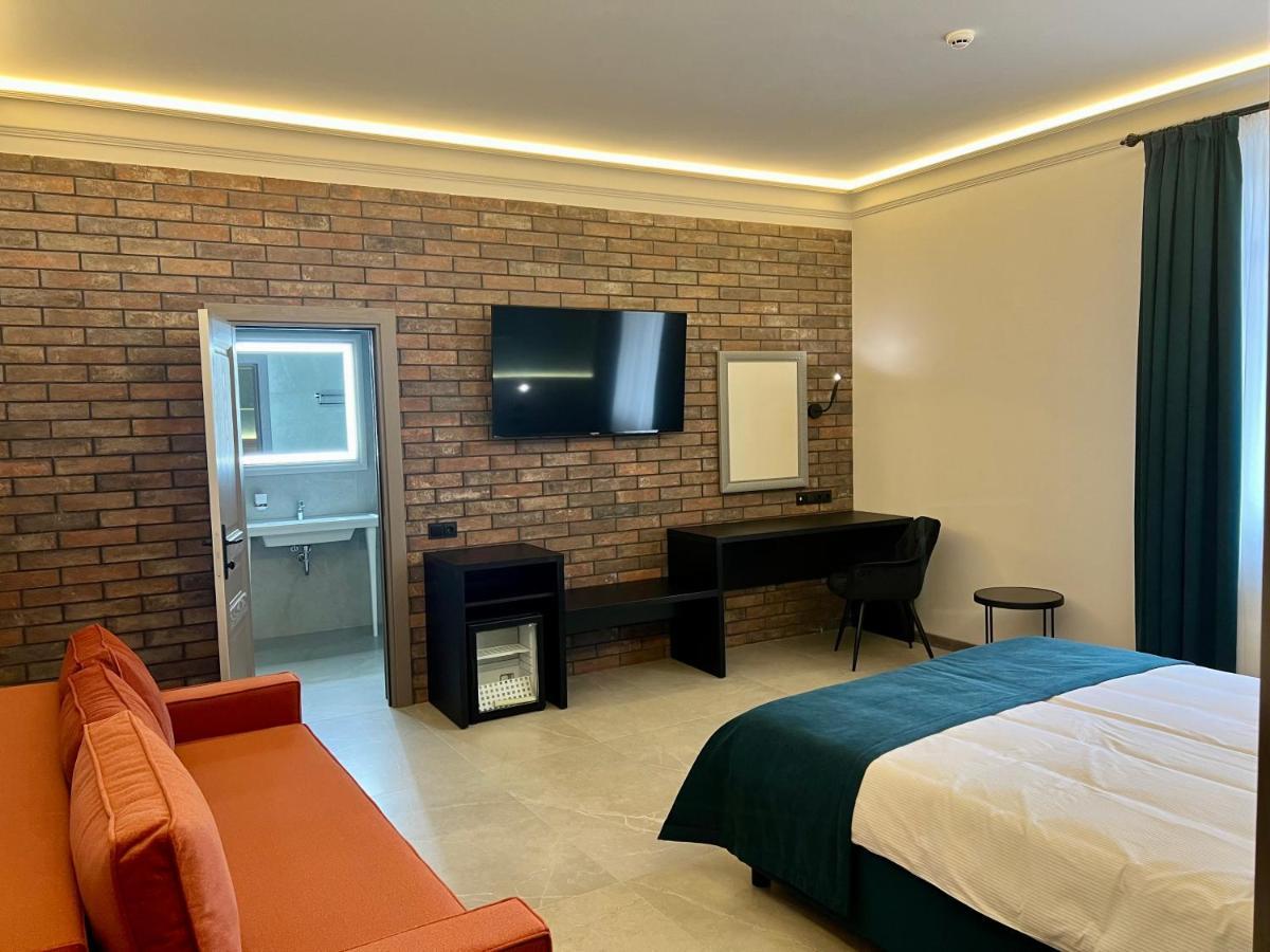 Richmond Hotel Chisinau Bagian luar foto