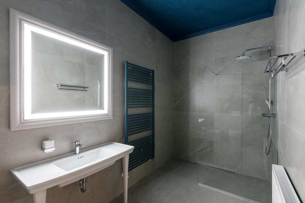 Richmond Hotel Chisinau Bagian luar foto